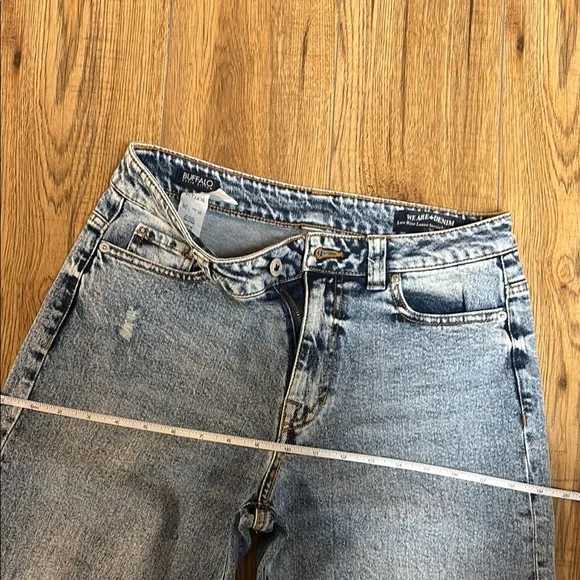 Buffalo David Bitton Light Wash Denim Jeans - Picture 2 of 6